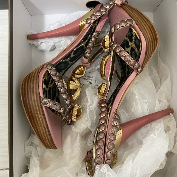 ♦️SOLD ♦️ SOLD ♦️Brand New Bebe Sandals - Picture 6 of 11